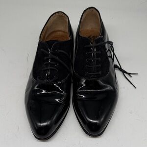 Due Leoni Varese patent leather shoes with suede accent. Size 39 / US 9